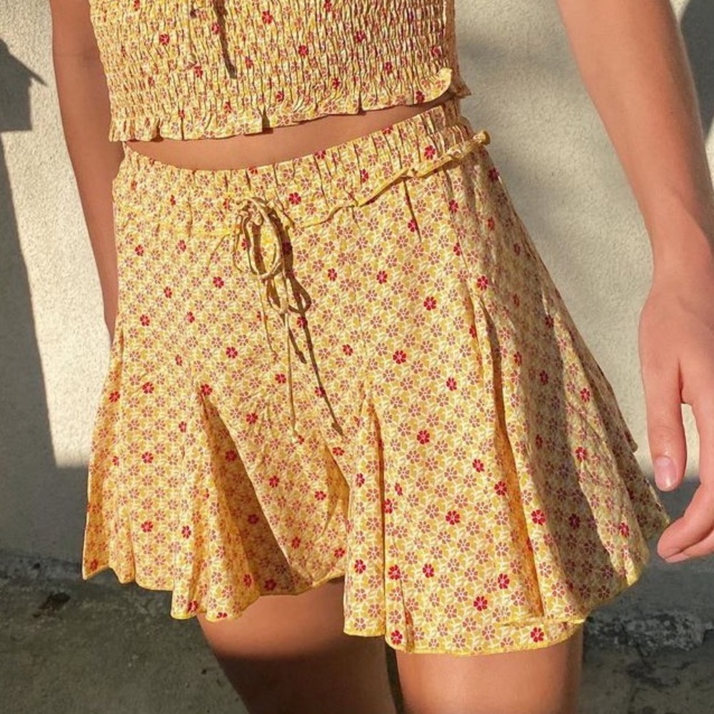 Flowy flower shorts.